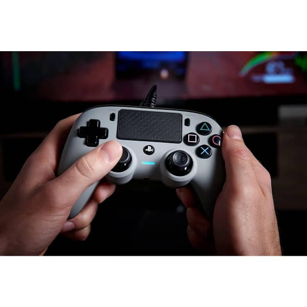 Manette filaire Compact Controller Nacon grise pour PS4 compatible PC Console Nacon, Ultra Pc Gamer Maroc